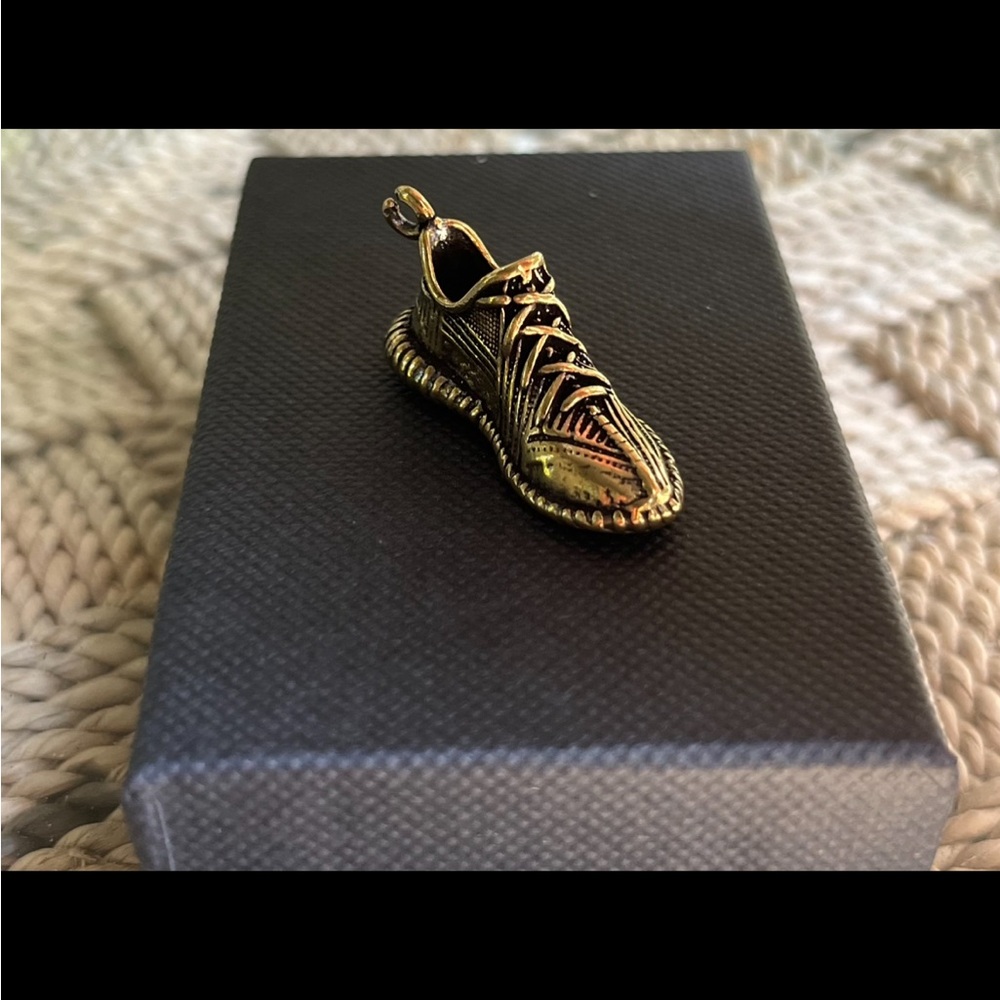 Sneaker boost charm